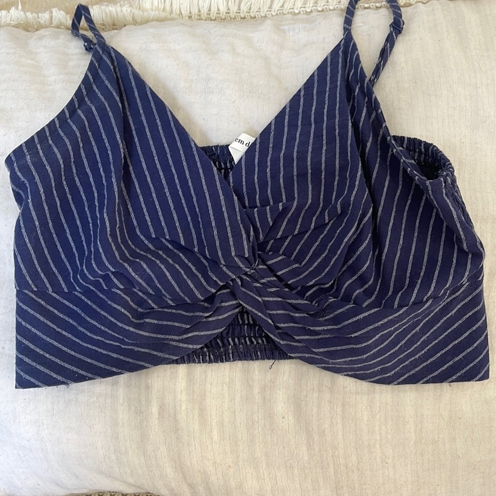 Idem ditto twist crop top